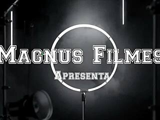 Enfiando Vários Consolos Na Buceta E No Cuzão