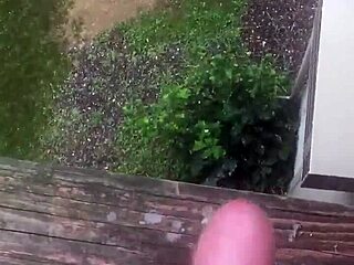 Outdoor solo activity with release