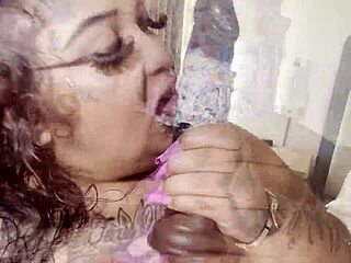 Jaidyn Venus Spreads Huge BBW Ass for Worship