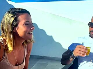 Two Goddesses Vittoria And Pam Share A Dick!