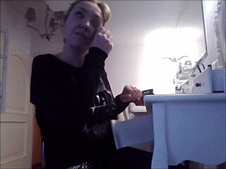 Adoro Ruttare Mentre Mi Trucco