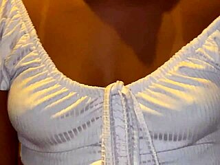 Encontrei Vizinha Na Rua, Convenci MOSTRAR BUNDA