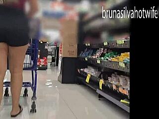 filming the hot blonde at the market, sneaky voyeur style!