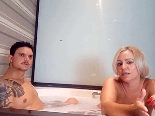 סמוקה ונצורה מבריקה בקאסט פורנו