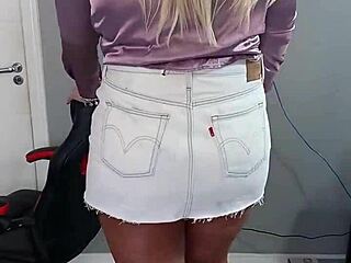 she's so sexy, with her curves and smile, making everyone stare