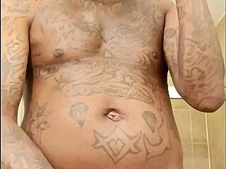 Nisem mogel ostati trd, končalo se z mehkim izlivom kot gumijasta črvica