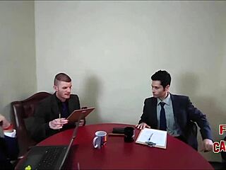 empresa testa sofá com empregada milf ela chupa geral