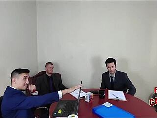 empresa testa sofá com empregada milf ela chupa geral