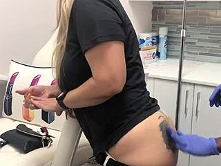 did you see that blonde flashing in the spa?