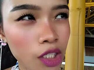 beauty shows off huge dildo, first time 😘