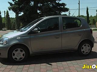 Jizzorama: anal and facial in threeway