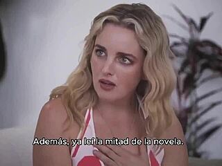 two beauties in hot threesome 😍