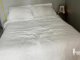 Ciaracruisexxx tries on another panty, shaking ass 😏