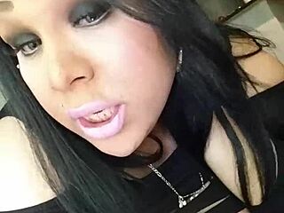 mmm, that milf lesbian touch feels amazing