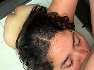 MELISSASEXHOT FUCKS SISTER-IN-LAW WITH CARROT