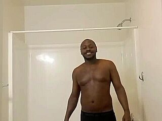 Masturbating With Mirror Selfie For Free