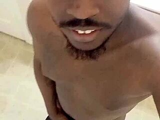 Masturbating With Mirror Selfie For Free