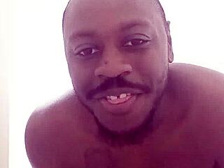 Masturbating With Mirror Selfie For Free