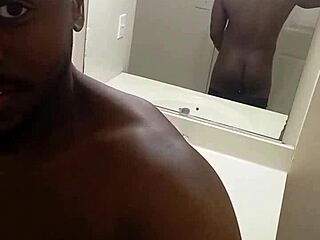 Masturbating With Mirror Selfie For Free