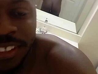 Masturbating With Mirror Selfie For Free