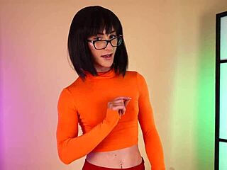 check out hannahjames710's sexy cosplay try on as wonder woman, leeloo, velma, and daphne! 😍