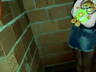 public latina offers ass in outdoor brazilian amateur scene