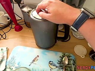 LEEDS NERD BOLDLY FINGERBANGS SKINNY BRIT IN REALITY MASTURBATION SCENE