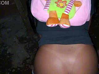 public latina offers ass in outdoor brazilian amateur scene