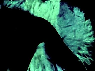 Intriguing Vintage Hairy Milf's Secret Fanny Revealed