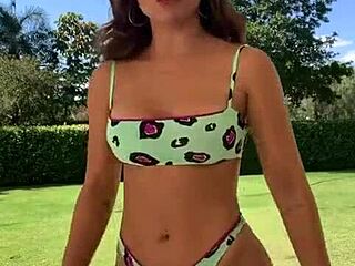 Brazilian hottie with bouncy assets jumps out wildly! 😏🍑