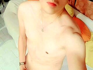 Masturbándome Usando Mi Nuevo Sombrero