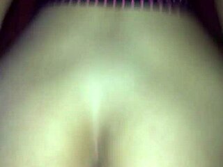 Gostosa screams while fucking hard outdoors in public