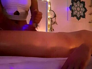 What makes massagista Mel so wonderfully intriguing in her sessions?