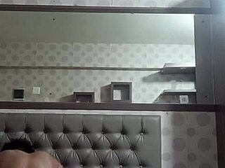 Selingkuh Sama Ibu Sambung Di Kamar Koss