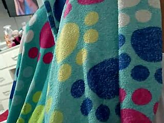 i relax alone while she gets her nails done