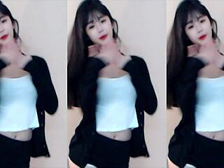 Chinese girl dances super fast routine