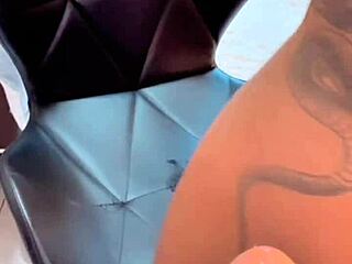 gozei gemendo teu nome while fully enjoying intense orgasm and licking masturbation