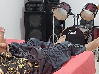 Tall Amateur Masturbates Big Cock On Camera