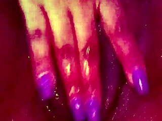 gostosa ebony masturbating pussy to orgasm