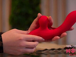 Thick girl spreads perfect meaty pussy lips masturbating and squirting hard at desk