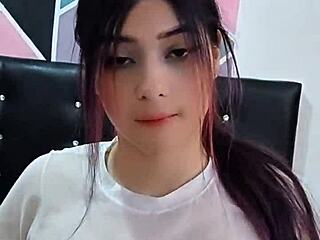 Actress gives intense blowjob to older man in real homemade video