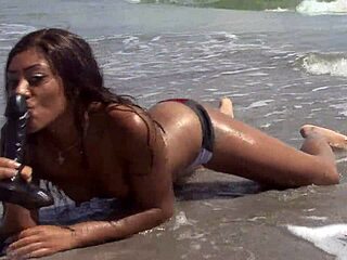 I Crave That Ebony Waves Public Beach Dildo Fucking In Florida