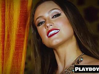 oh man this hot big tits beauty milf model deanna greene shows her beautiful bubble booty