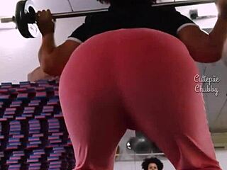 Bbw ebony gym squats big ass