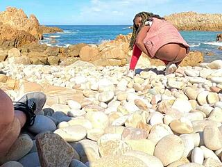 I lick cum off sugardaddies cock on secret beach 😋