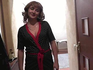 oh god, this sexy milf gets an intense home massage in front of her husband... masseur fingers her wet pussy till she squirts wildly!