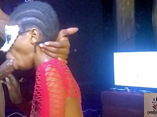 Black Exhibitionist Flashes Sexy Fat Ass Spreading Pussy For Rough Bisexual Anal Bareback Cum