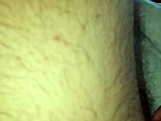 amatoriale sborrata mattutina mi sono svegliato arrapato e mi sono segato ho svuotato le mie grosse palle