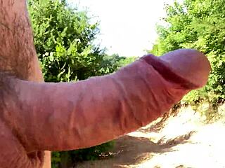 Why is this outdoor clit licking session so intense?!