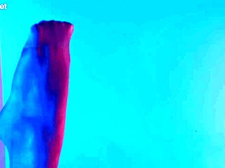 Emilly Shows Off Her Hot And Pretty Feet